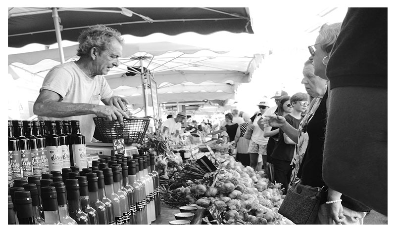 MARCHÉ DE LORGUES
