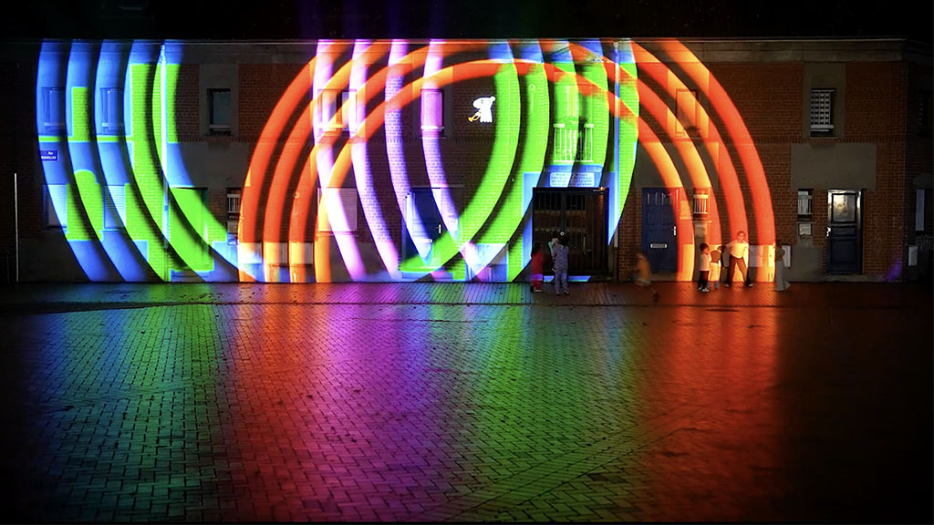 Chut !, bâtiment place Déliot, Lille, septembre 2024